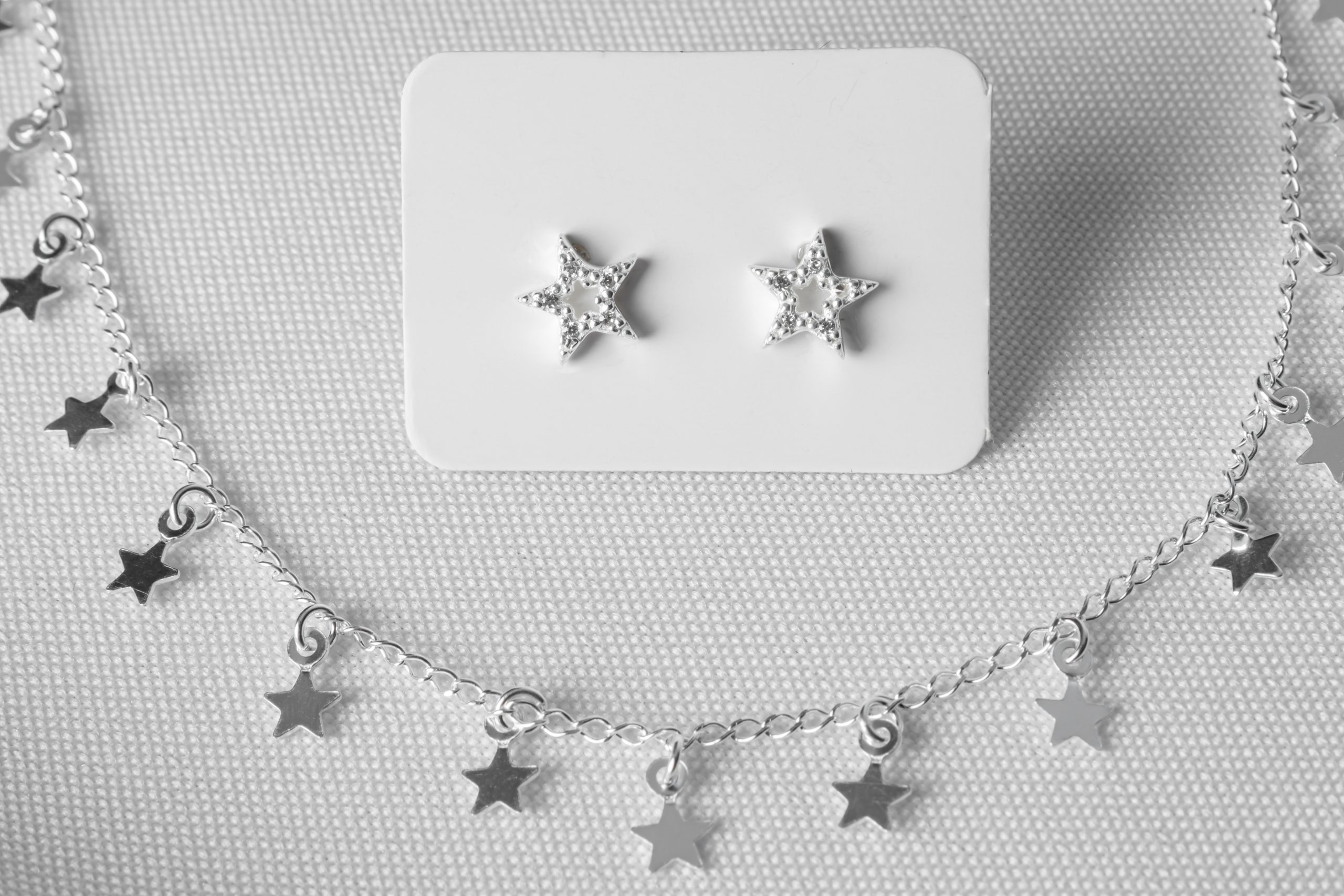 Elegant sterling silver earring